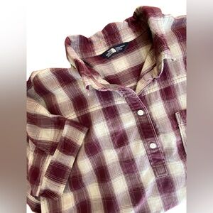 North Face Tanami Buffalo Plaid Top Maroon White Women’s Size L Hiking Casual